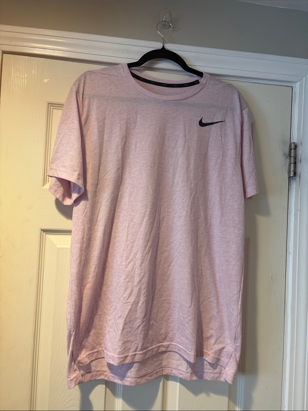 Nike Men’s Short Sleeve Dri-FIT Tee in Light Pink L